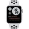 Умные часы Apple Watch Nike SE, 44 мм, корпус из алюминия серебристого цвета, спортивный ремешок Nike цвета «чистая платина/чёрный» MYYH2 - фото 17264